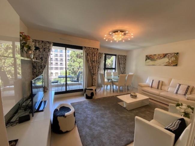 Apart-hotel Carlton Riviera 4*