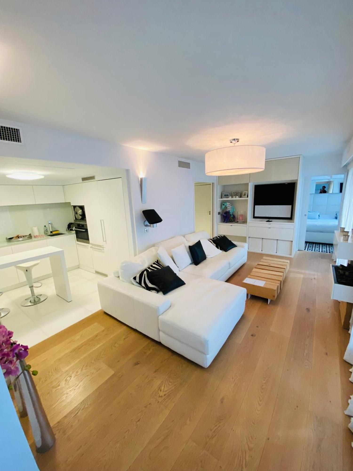 Carlton Riviera Apart-hotel